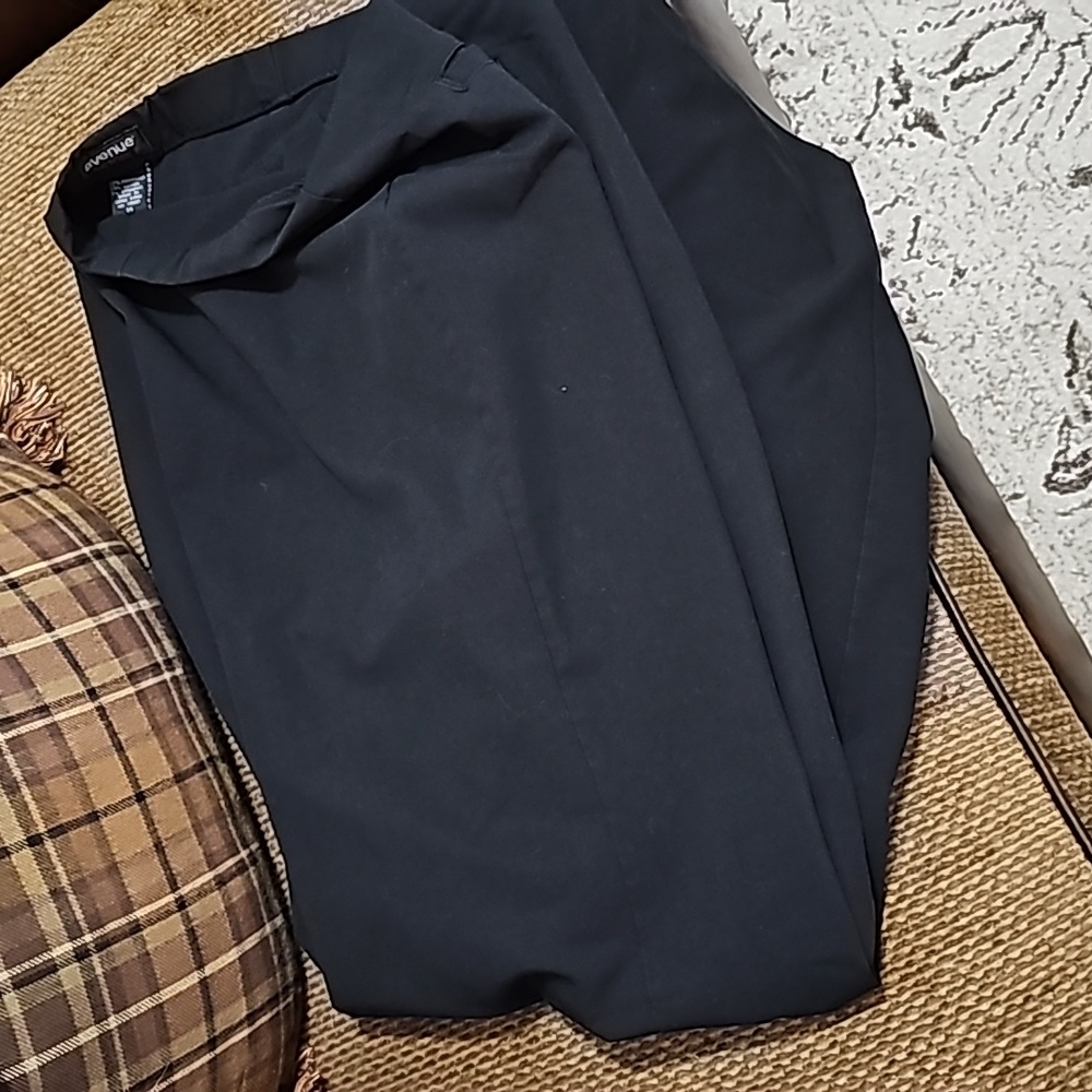 Avenue Black Slacks 14 L